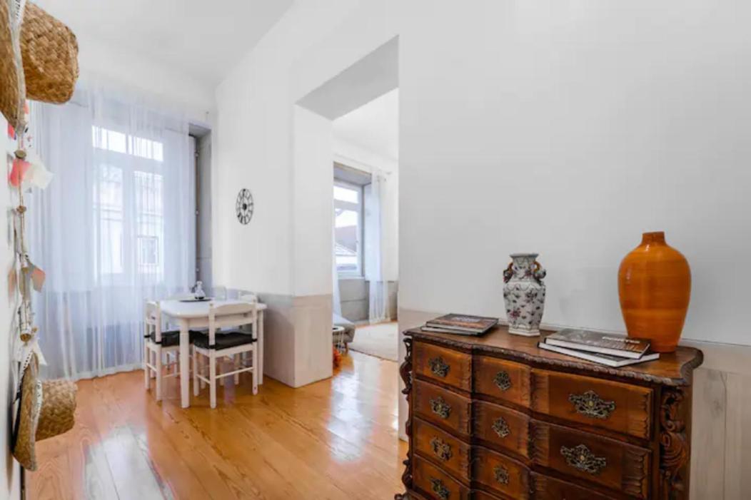 Formosa Apartment With Free Parking And Historic Charm! Porto Luaran gambar