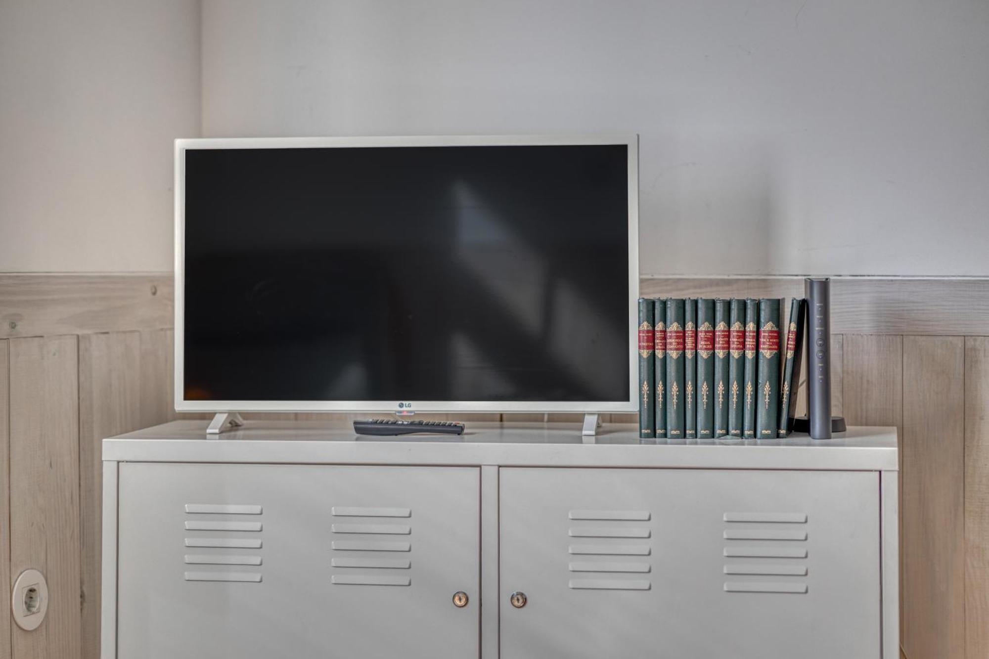 Formosa Apartment With Free Parking And Historic Charm! Porto Luaran gambar